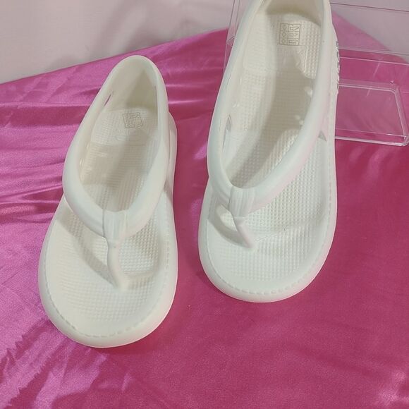 Kids White Sandals - Picture 6 of 6